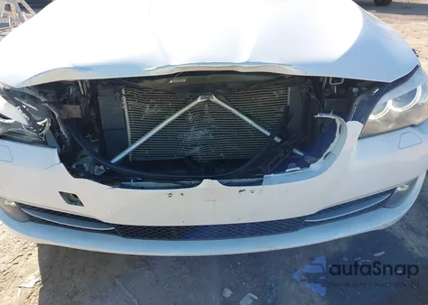 2013 BMW 528I xDrive z USA, uszkodzony, nr VIN WBAXH5C56DDW16907